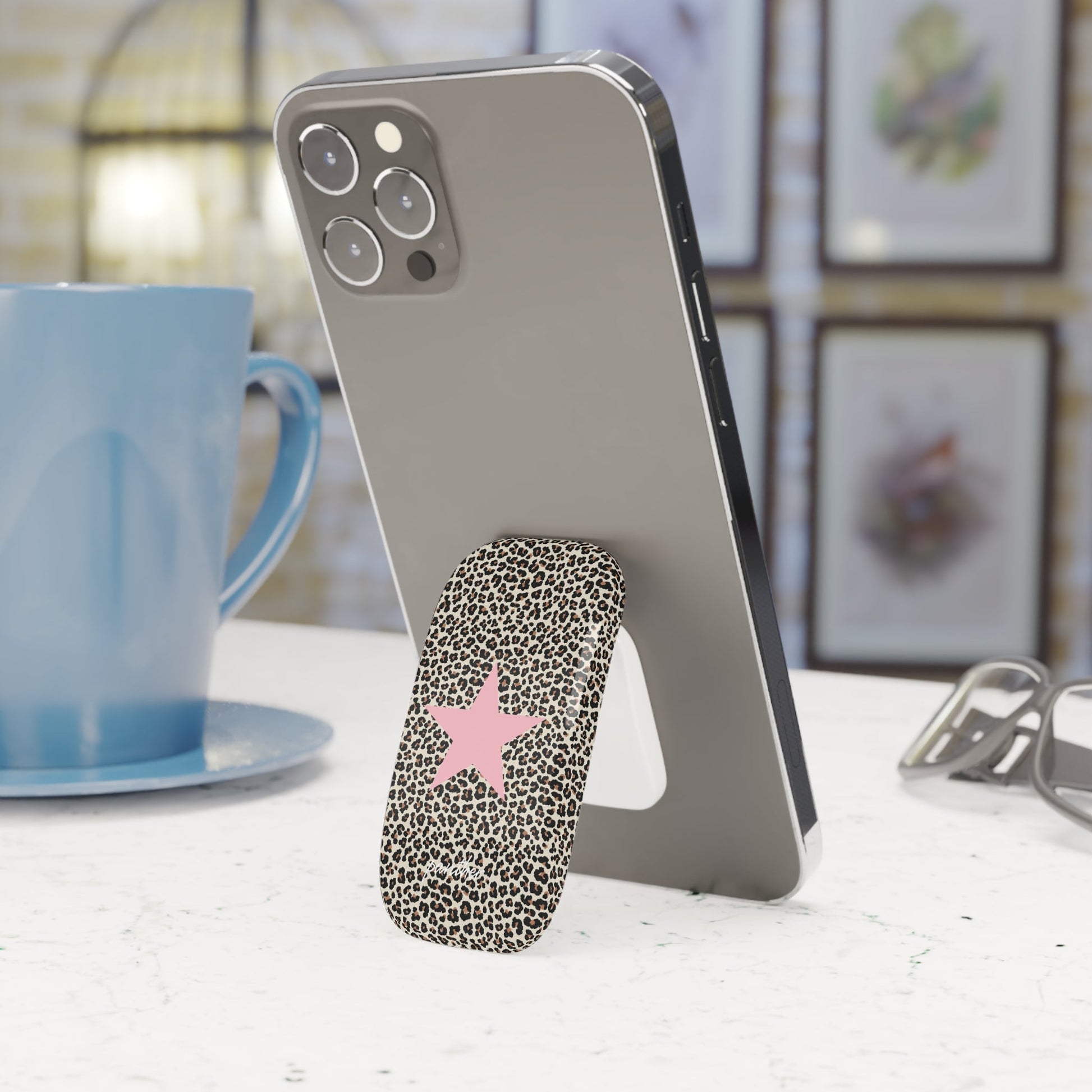 Leopard Star Phone Click-On Grip.