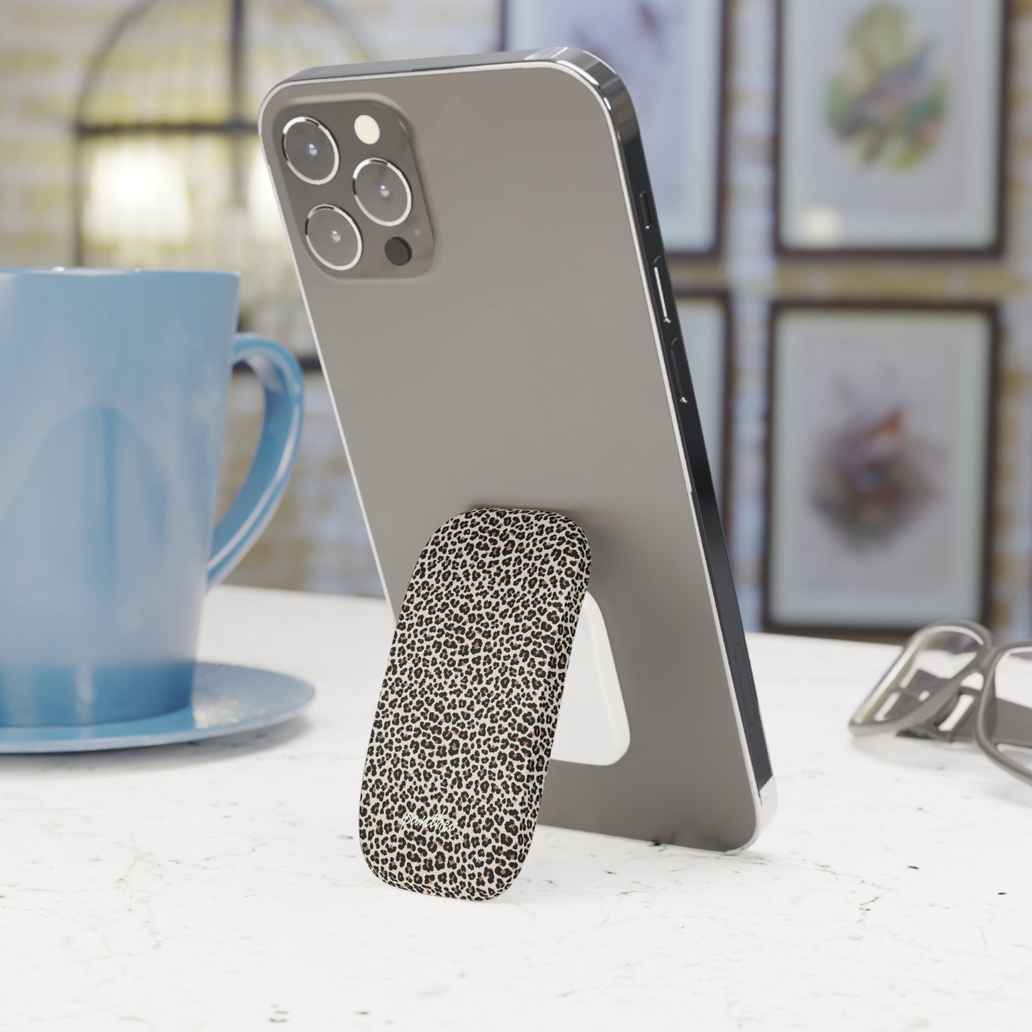 Leopard Phone Click-On Grip.