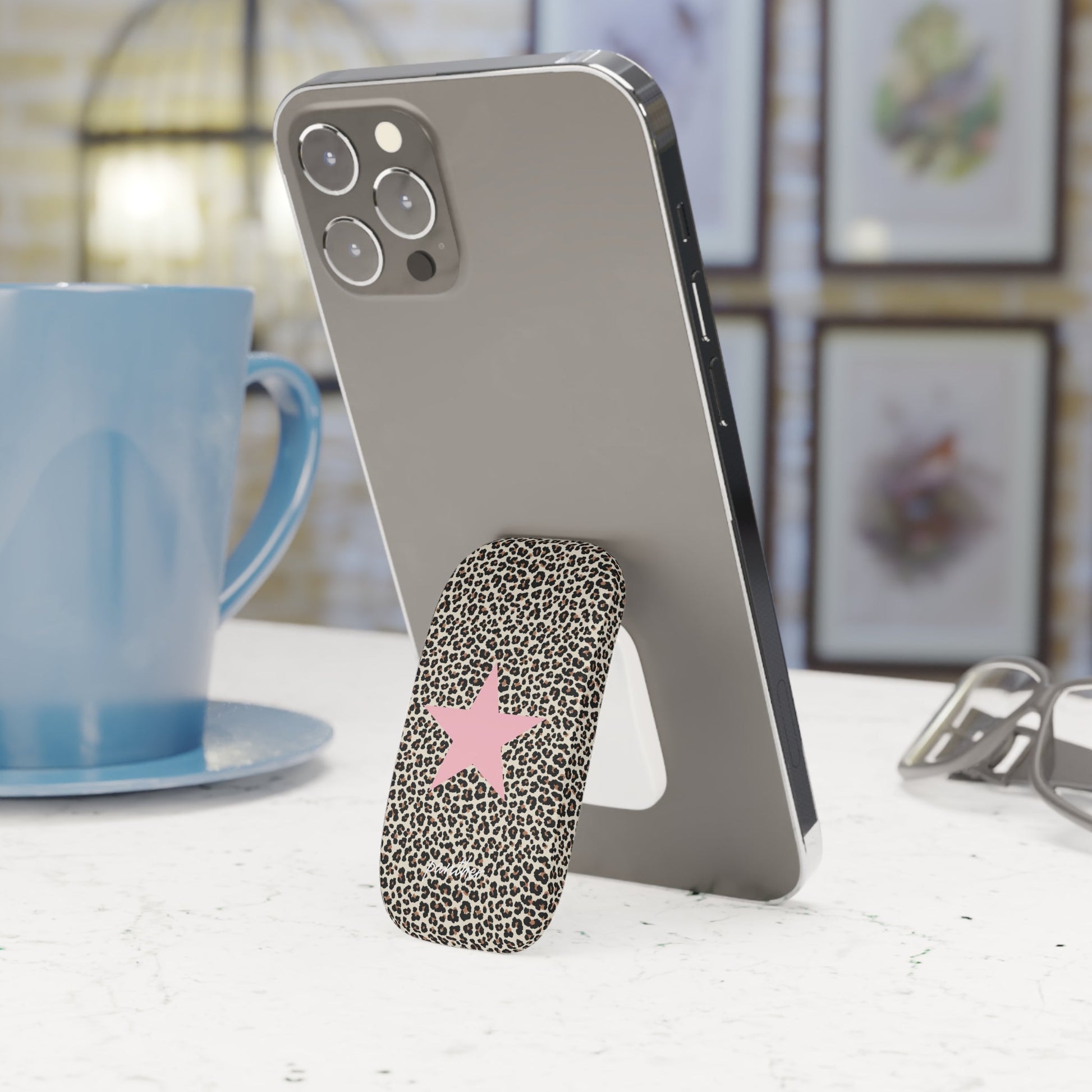 Leopard Star Phone Click-On Grip.